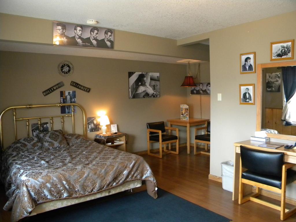 Blue And White Motel Kalispell Ruang foto