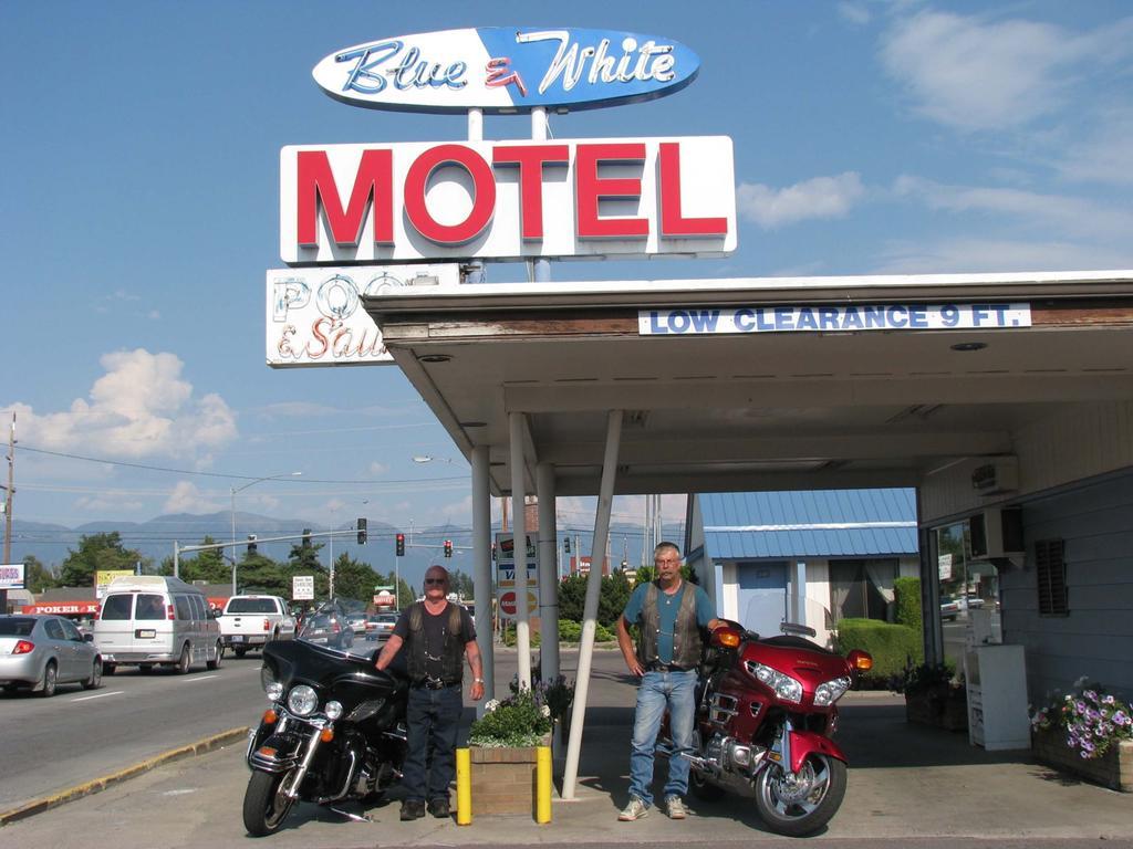 Blue And White Motel Kalispell Bagian luar foto