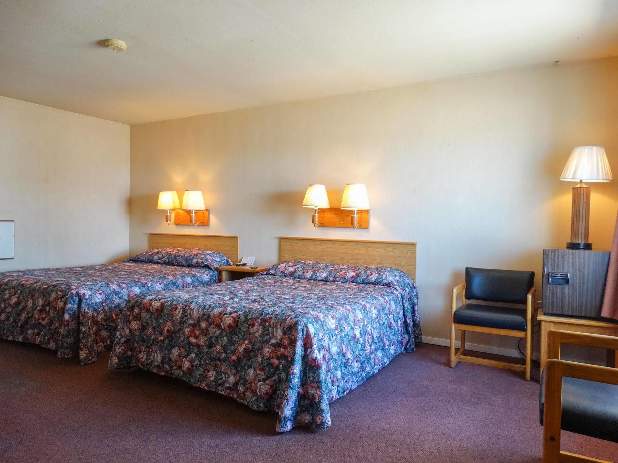 Blue And White Motel Kalispell Bagian luar foto