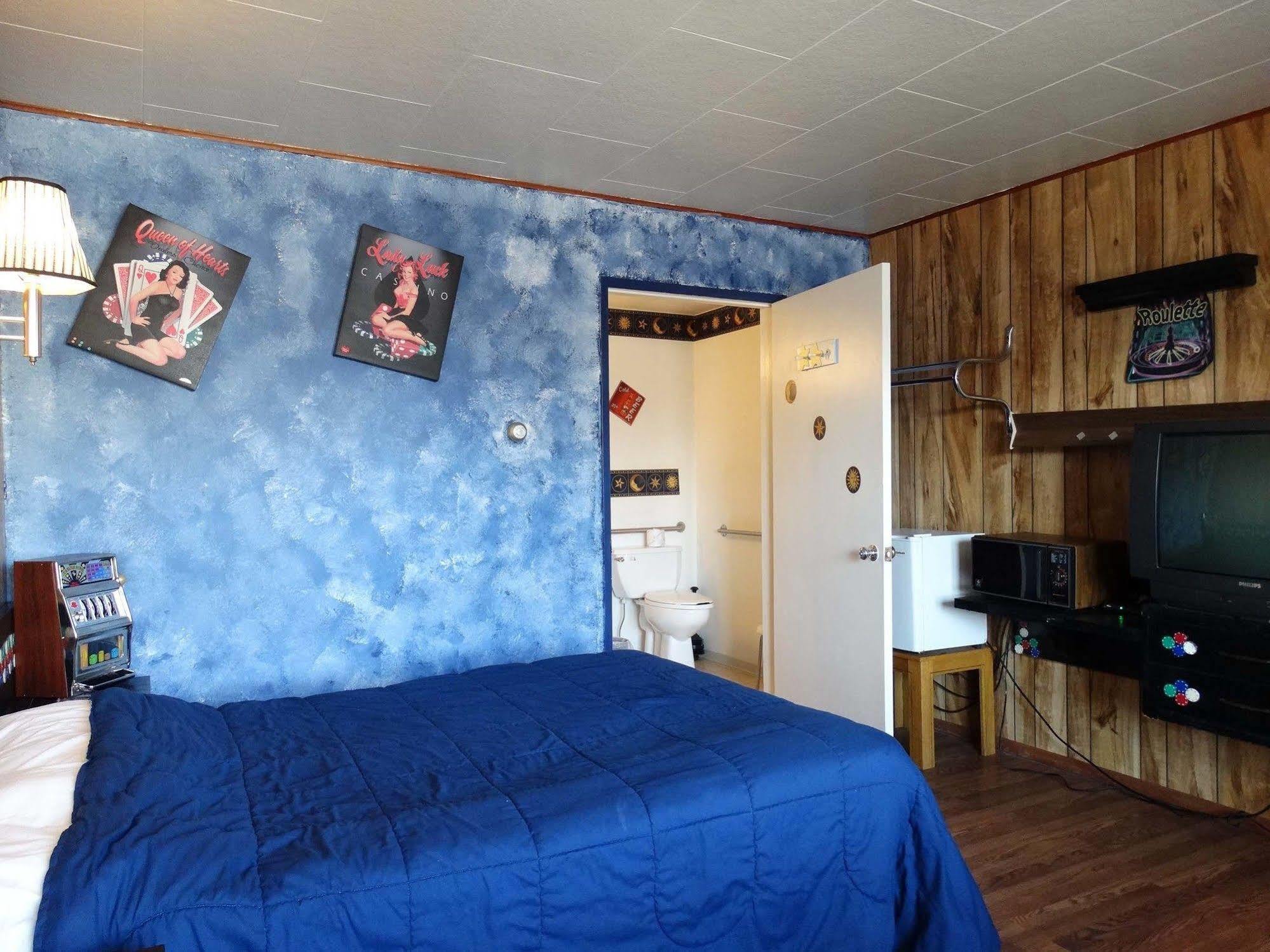 Blue And White Motel Kalispell Bagian luar foto